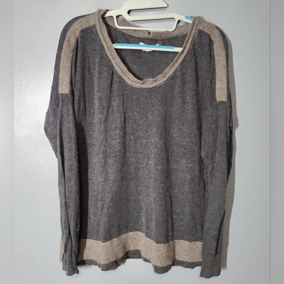 LABEL+thread Sweater - Picture 2 of 5